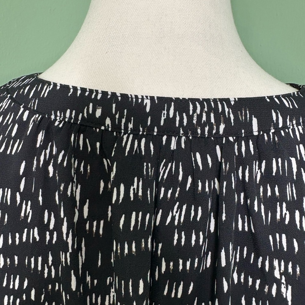 Simply Vera Vera Wang Black and White Printed Blouse - Picture 9 of 11